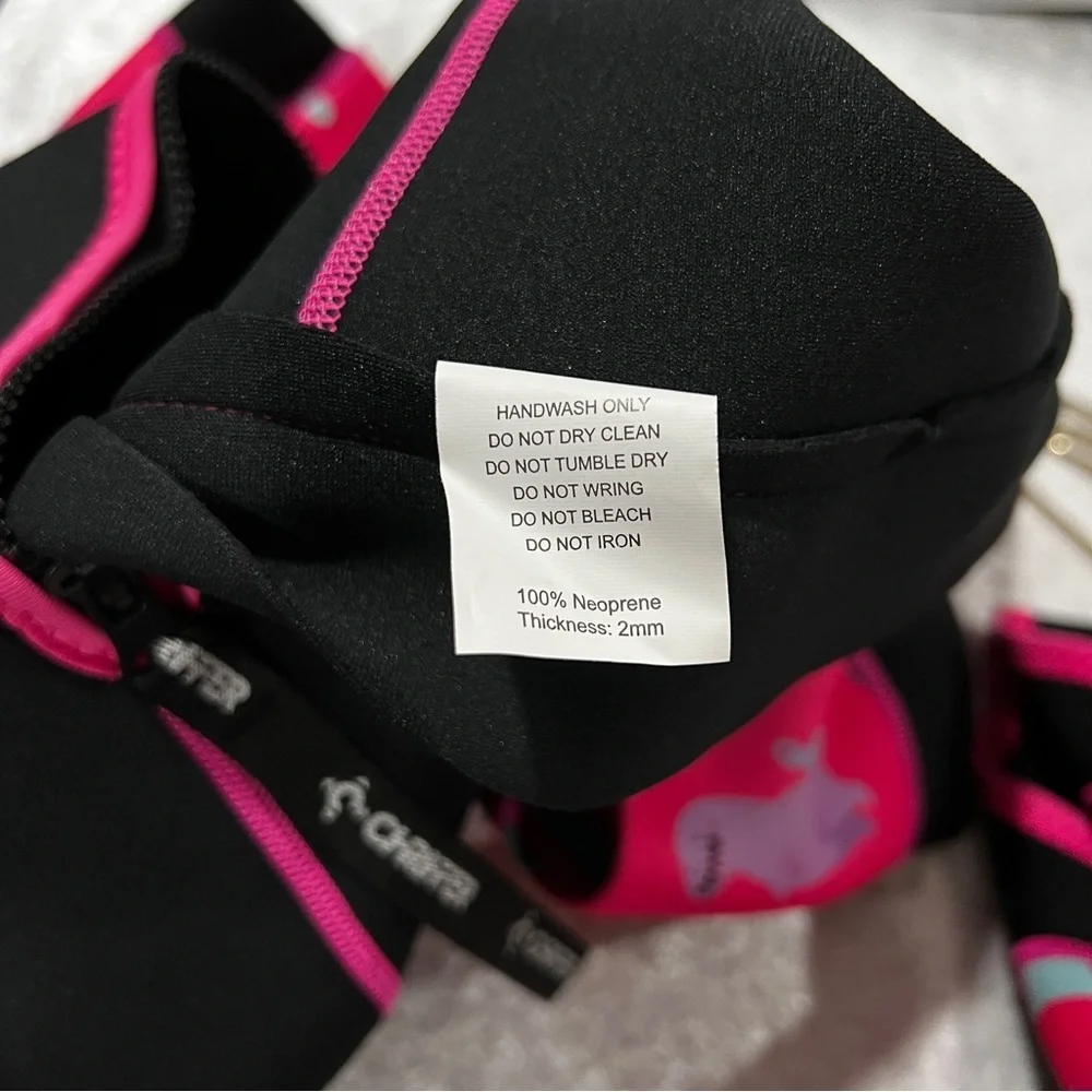 Chriffer Kids Wetsuit Size Medium Pink/Black Dino Print Details Short Sleeve